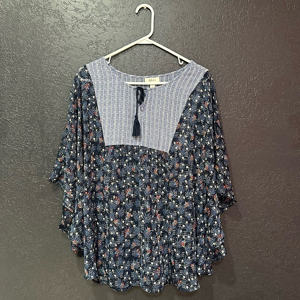 STYLE & CO Blue Floral Poncho Blouse size L